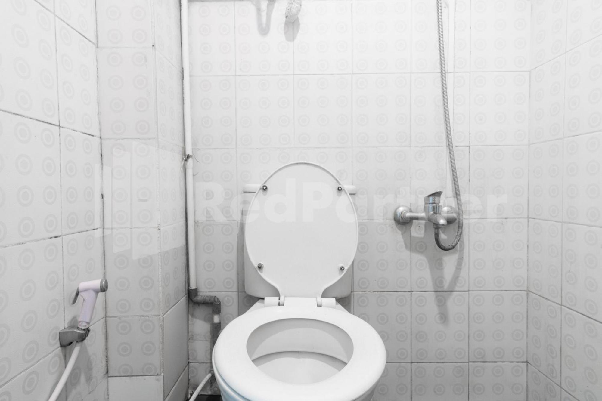 Teratai Guesthouse At Rs Adam Malik Medan Mitra Reddoorz Buitenkant foto